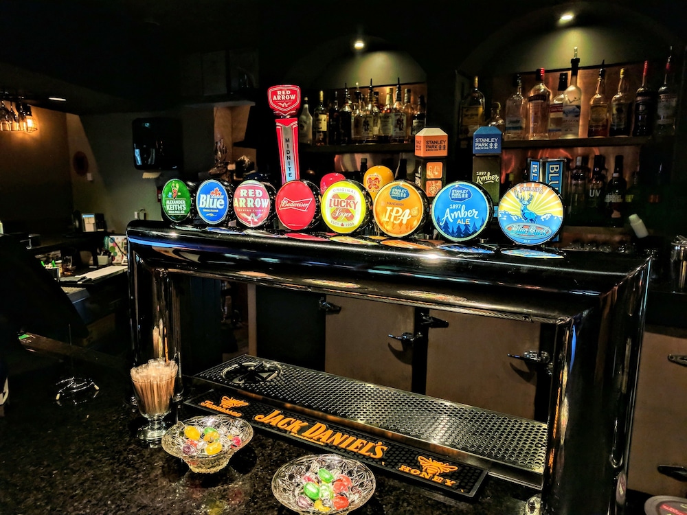 Riverside Inn