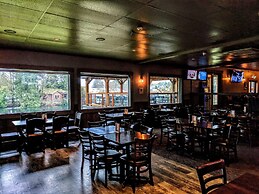 Riverside Inn