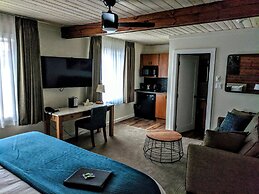 Riverside Inn