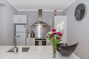 1BR Sub-Penthouse - Panoramic Views