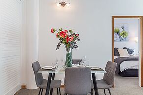 Luxury 2BR Apartment at Central Location