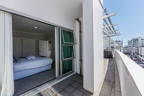 Luxury 2BR Apartment at Central Location