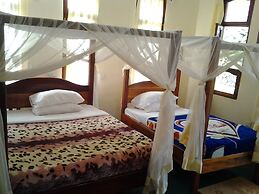 Flamingo Safari Lodge