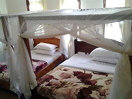 Flamingo Safari Lodge