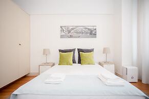 Liiiving in Porto Light Spacious Apartment
