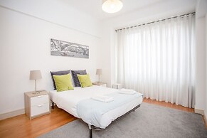 Liiiving in Porto Light Spacious Apartment
