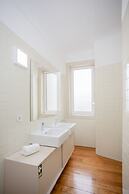 Liiiving in Porto Light Spacious Apartment