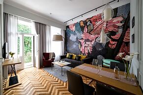 Arts Apartments