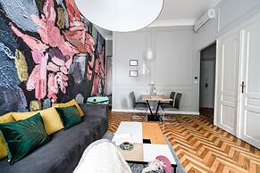 Arts Apartments