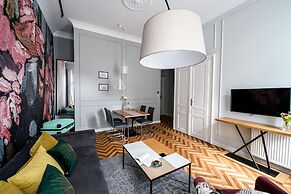 Arts Apartments