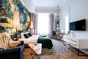 Arts Apartments