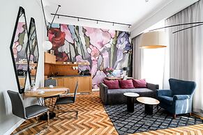 Arts Apartments