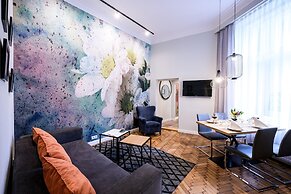 Arts Apartments