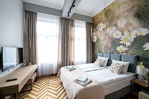 Arts Apartments