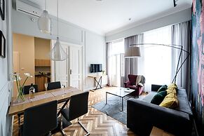 Arts Apartments