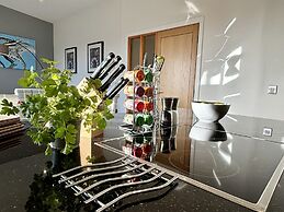 Your Space Apartments - The Hamilton's