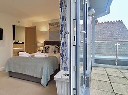 Your Space Apartments - The Hamilton's