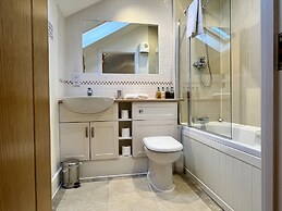 Your Space Apartments - Manor House