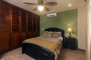 Monte Rey by Dream Makers