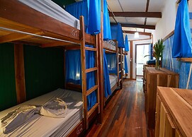 Playa 506 Beachfront Hostel