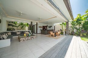 Villa Tira