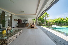 Villa Tira