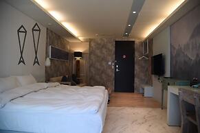 Ace House