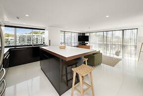 Burleigh Beach Tower