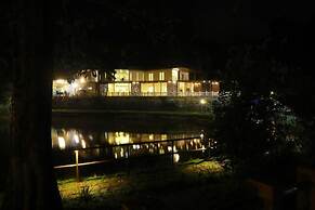 Broad Bean Resort & Spa