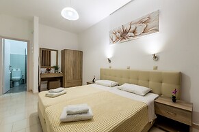 Villa Maroula