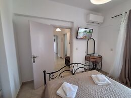 Villa Maroula