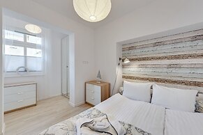 Lion Apartments - La Playa
