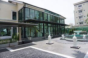 The Green View Hotel