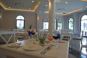The Green View Hotel