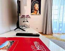 Red Hotel Riviera Suite & Lake