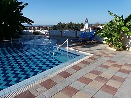Yanna Studios & Apartments