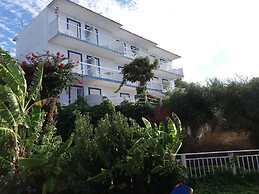 Yanna Studios & Apartments