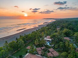 Sunset Del Mar Resort