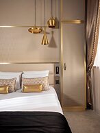 Niepce Paris Hotel, Curio Collection by Hilton