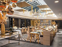 Niepce Paris Hotel, Curio Collection by Hilton