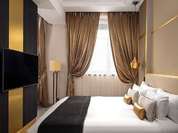 Niepce Paris Hotel, Curio Collection by Hilton