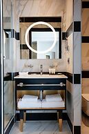 Niepce Paris Hotel, Curio Collection by Hilton