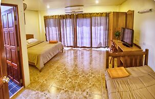 Hugs Guesthouse