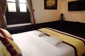 Merry Riverside Hotel