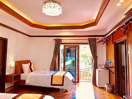 Merry Riverside Hotel