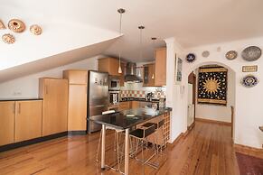 Grand Parliment Duplex by Homing