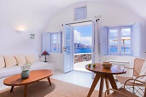 Pezoules of Oia