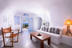 Pezoules of Oia