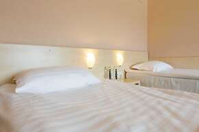 Stop Hotel