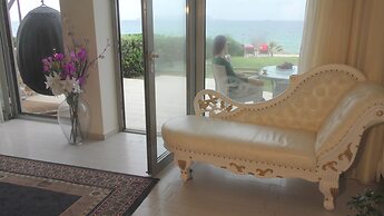 Beach Front Villa Maria